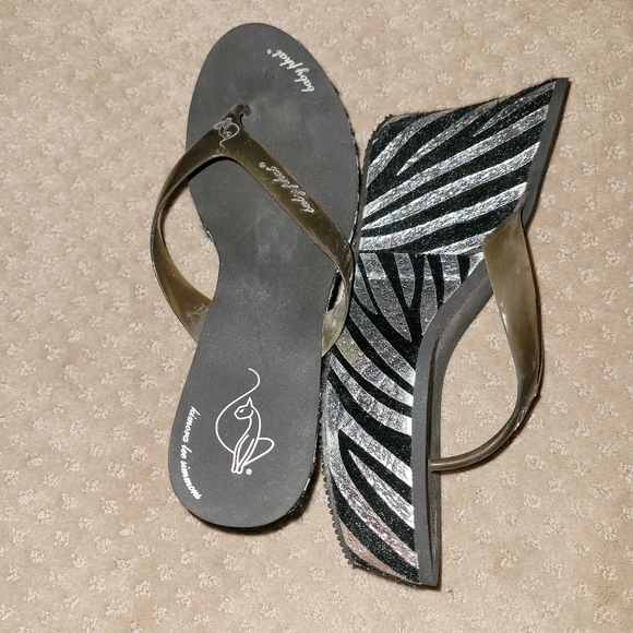 Shoes - Picture 3 of 4